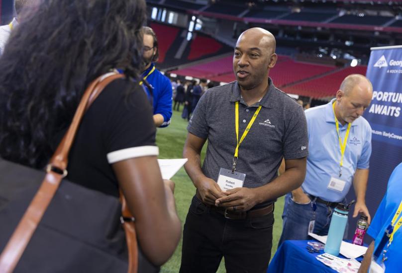 Georgia Tech Career Fair Fall 2022 - Employer speaking to students